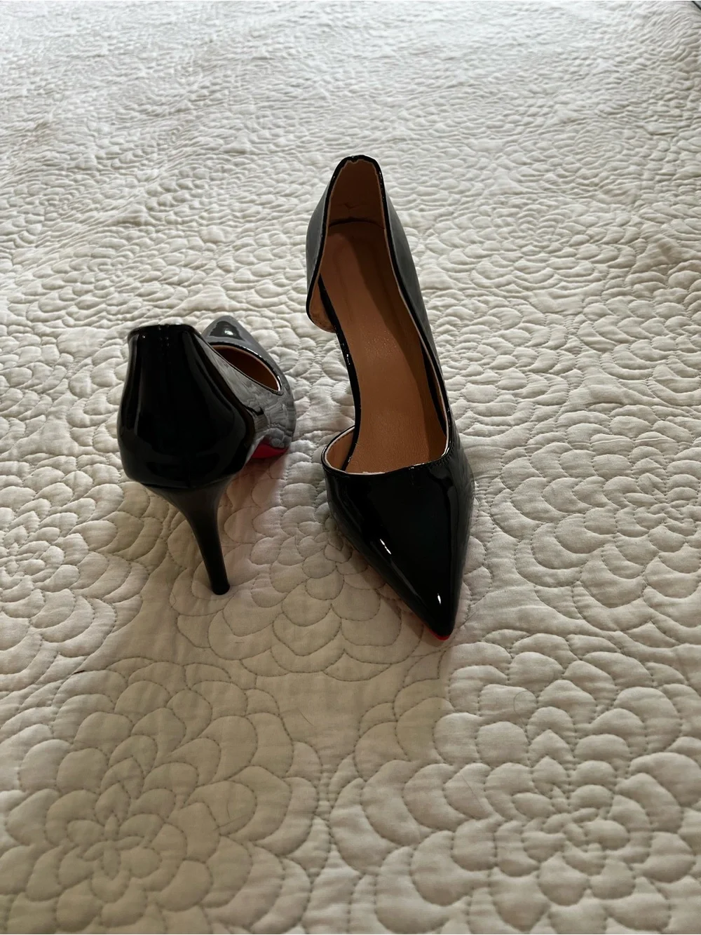 Black Patent Pointed-Toe Women's Pumps